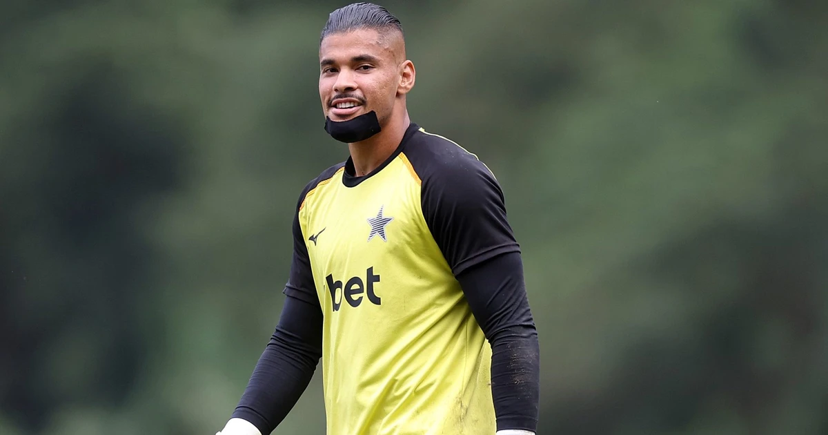 Goleiro Warleson retorna aos treinos no Botafogo após lesão no queixo