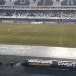 Gramado do Nilton Santos ganha nova camada de cortiça antes de duelo do Botafogo