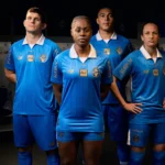 Grêmio celebra 30 anos da Tríplice Coroa com lançamento de nova camisa oficial