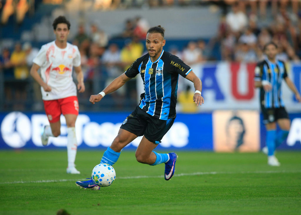 Grêmio contesta arbitragem e busca esclarecimentos na CBF após revés no Brasileiro
