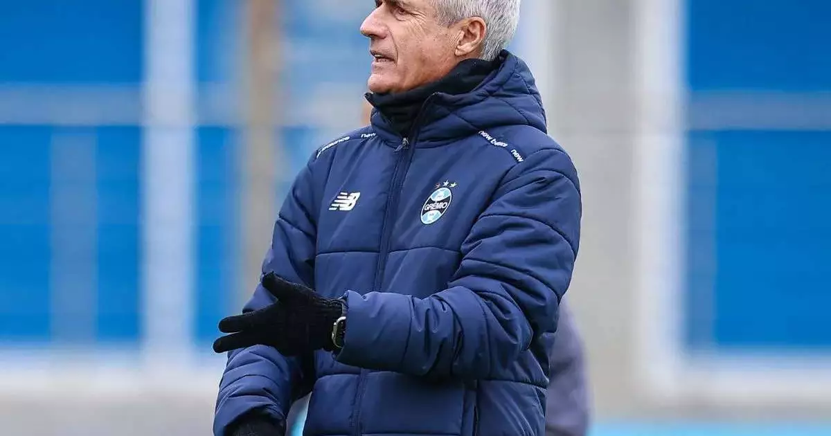 Grêmio mantém base para confronto decisivo contra o São Paulo no Brasileirão