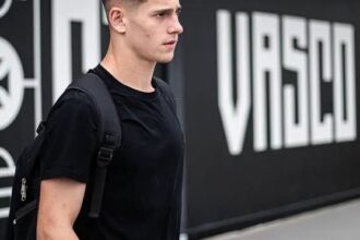 Guilherme Estrella volta ao Vasco mas segue fora dos planos da comissão técnica