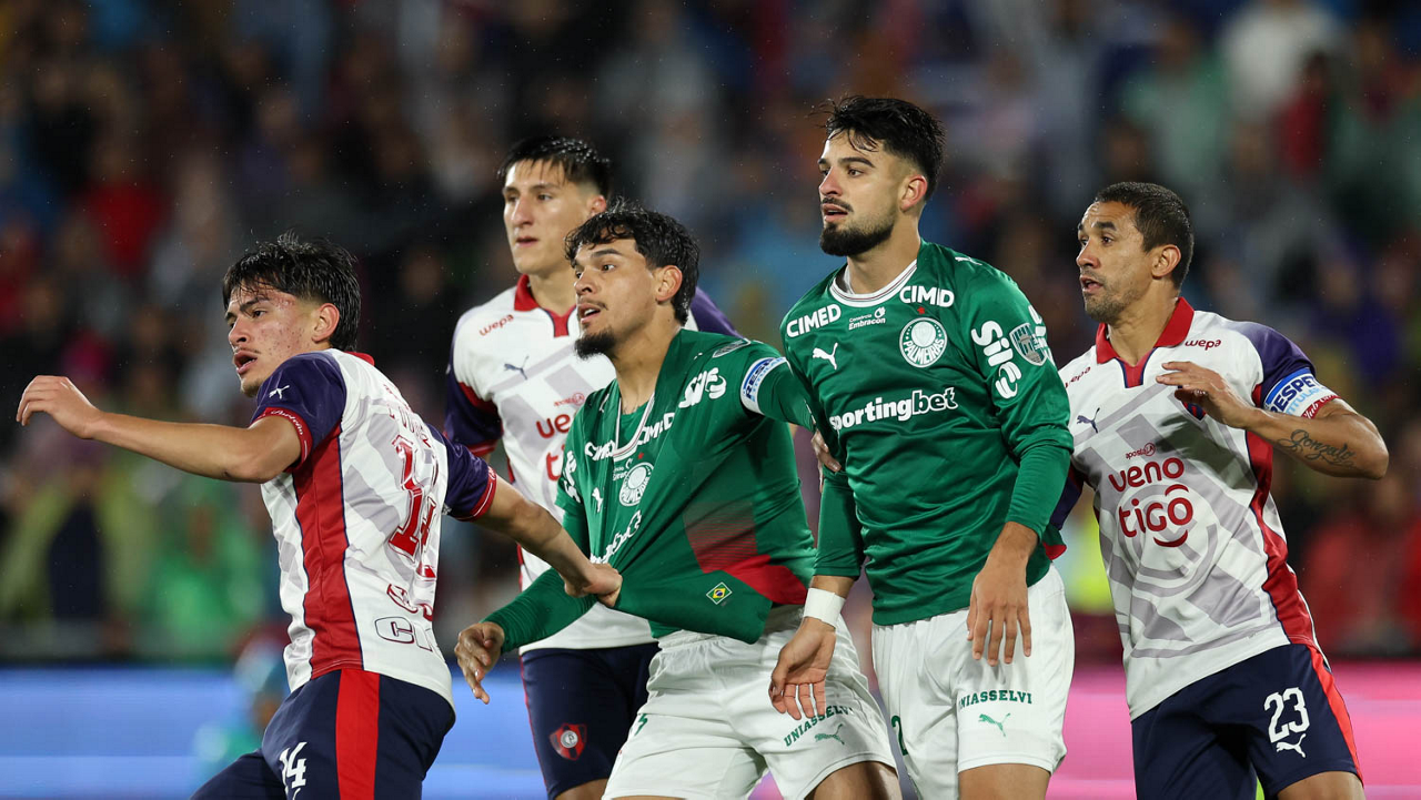 Gustavo Gómez decide e Palmeiras avança às quartas da Libertadores