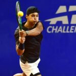 Guto Miguel trava batalha de três horas contra favorito no challenger de Kingston