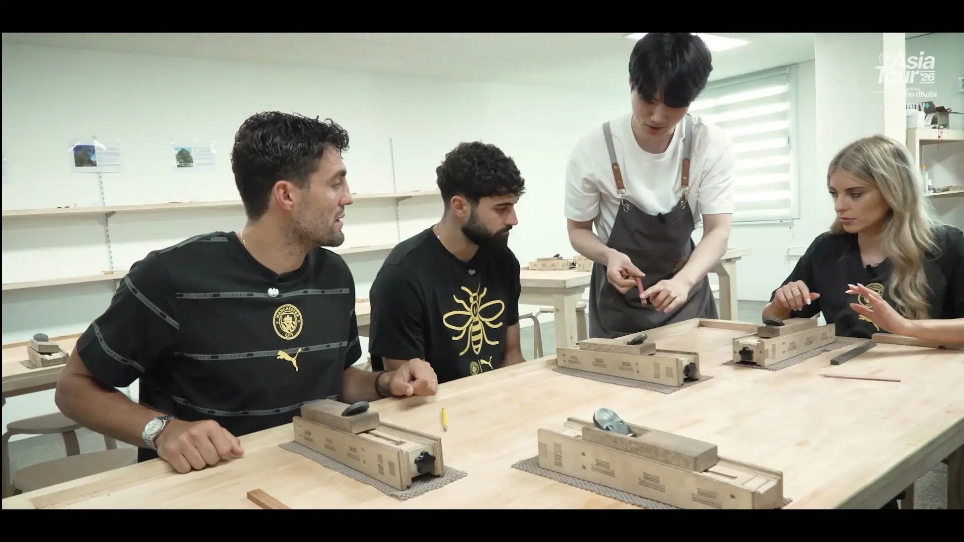 Gvardiol e Kovacic exploram tradições coreanas em oficina de marcenaria