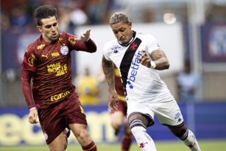 Histórico de expulsões do Vasco na Arena Fonte Nova preocupa elenco