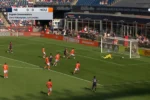 Houston Dynamo supera New England Revolution em confronto pela Major League Soccer