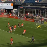 Houston Dynamo supera New England Revolution em confronto pela Major League Soccer