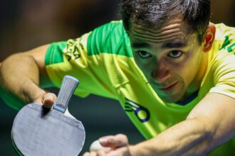 Hugo Calderano enfrenta Félix Lebrun em busca de vaga na semifinal do Europe Smash