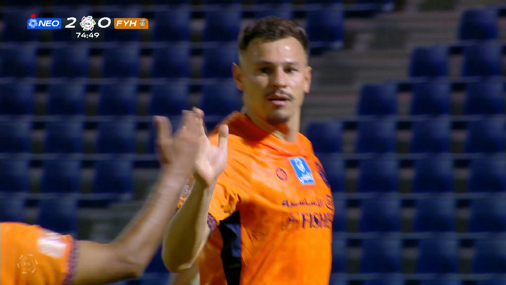 Hugo Moura estreia com gol de cabeça em revés do Al-fayha