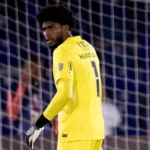 Hugo Souza projeta virada do Corinthians e aguarda renovação de Memphis Depay