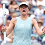 Iga Swiatek supera Marta Kostyuk de virada e garante vaga nas quartas em Toronto
