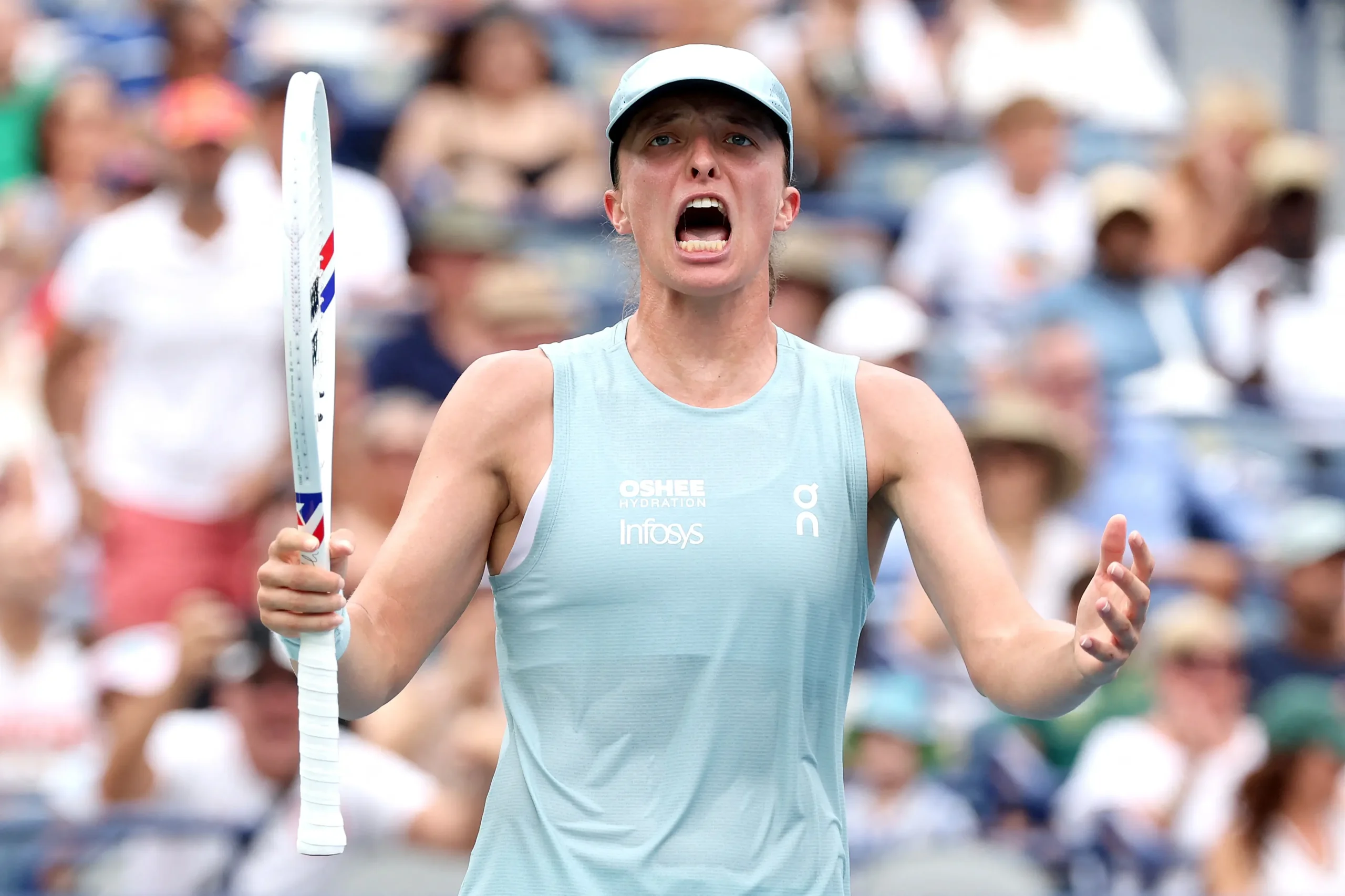 Iga Swiatek supera Marta Kostyuk de virada e garante vaga nas quartas em Toronto
