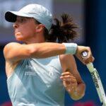 Iga Swiatek supera Marta Kostyuk e avança às quartas de final em Toronto