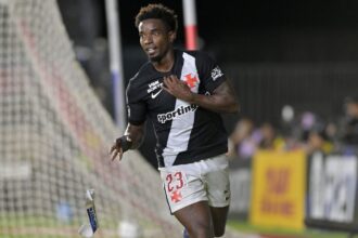 Impacto de Thiago Mendes no Vasco revela dependência técnica do capitão