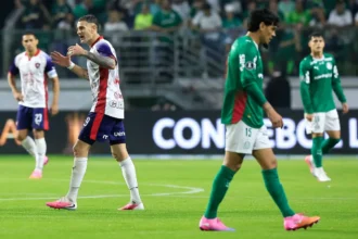 Impedimento no Nubank Parque anula gol do Cerro Porteño após revisão do VAR