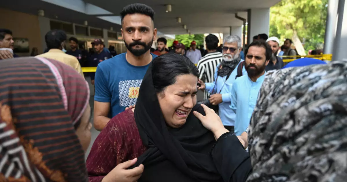 Incêndio em maternidade de Islamabad deixa 14 recém-nascidos mortos