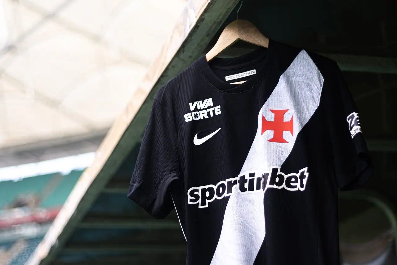 Ingressos de sócios do Vasco teriam sido usados por ex-dirigentes na Sapucaí