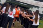 Integração entre categorias marca aquecimento do futebol feminino do Vasco