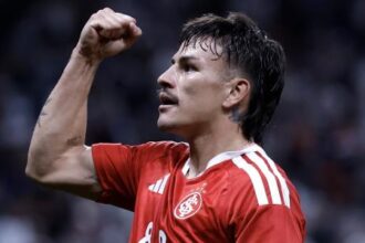 Internacional e Atlético-mg se enfrentam pelo Brasileirão no Beira-rio