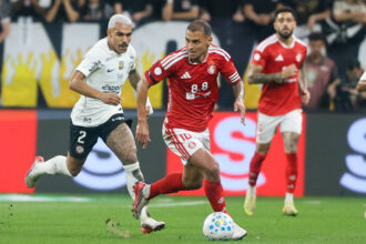 Internacional garante vaga na Copa do Brasil mesmo com revés diante do Corinthians