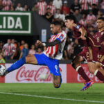 Internacional intensifica busca por reforços e negocia com Tonny Sanabria