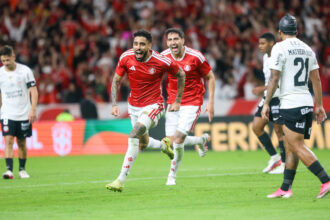 Internacional supera Corinthians no Beira-rio e abre vantagem na Copa do Brasil