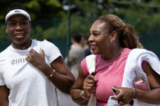Irmãs Williams retornam às quadras em estreia de duplas no WTA de Cincinnati