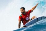 Italo Ferreira assume liderança da WSL após semifinal disputada no Taiti
