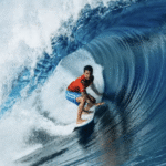 Italo Ferreira avança em Teahupo'o e segue na disputa pela liderança do mundial
