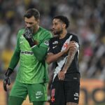 Jair retorna ao time titular do Vasco e reforça meio-campo em momento decisivo