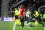 Jair Ventura cobra postura do Vitória após derrota para o Vasco na Copa do Brasil