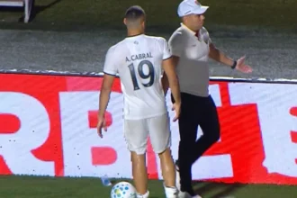 Jair Ventura esclarece polêmica com Arthur Cabral e reafirma gratidão ao Botafogo