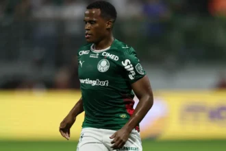 Jhon Arias, destaque do Palmeiras, reencontra o Fluminense no Maracanã