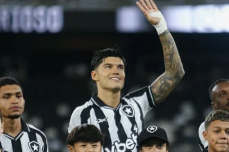Joaquín Correa encaminha saída do Botafogo rumo ao Estudiantes