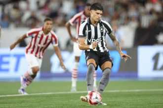 Joaquín Correa rescinde com o Botafogo e retorna ao Estudiantes