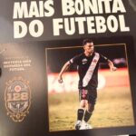 Johan Rojas recebe obra sobre a trajetória centenária do Vasco da Gama