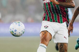 John Kennedy sofre lesão no ligamento cruzado anterior após clássico