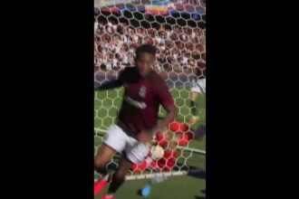 John Mercado se destaca com assistência em partida pelo Sparta Praha