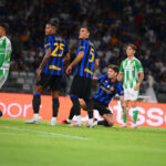 John Stones decide e Inter de Milão supera Real Betis em amistoso na Itália