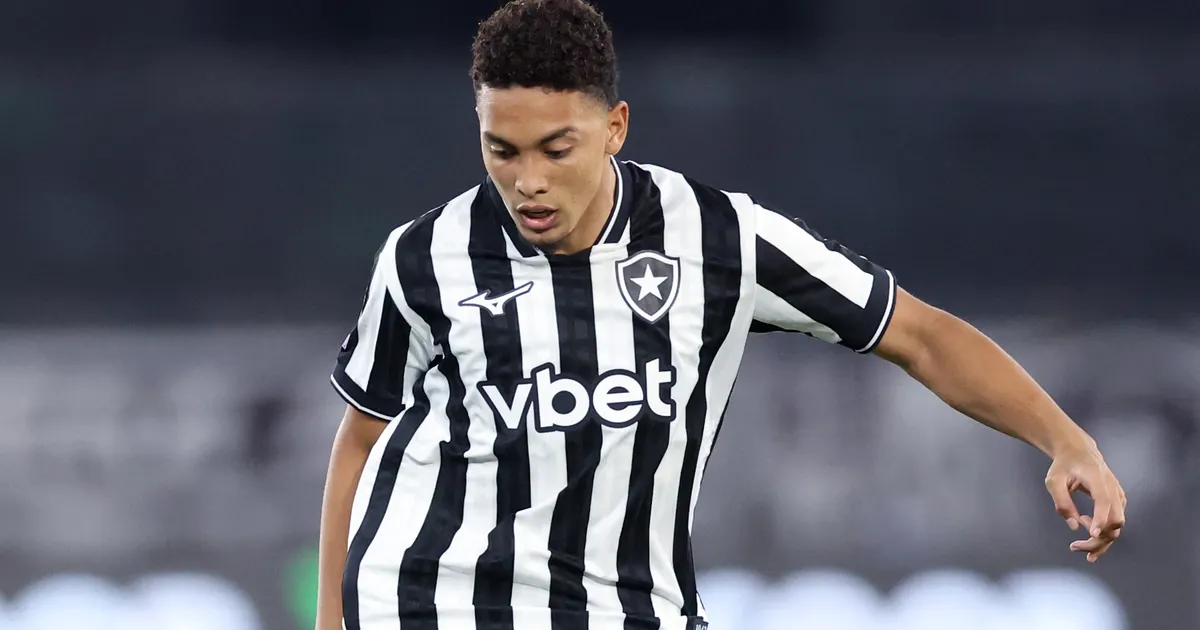 Jordan Barrera segue em tratamento e aguarda novos exames no Botafogo