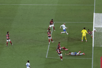 Jorginho salva Flamengo em lance decisivo contra o Cruzeiro na Libertadores