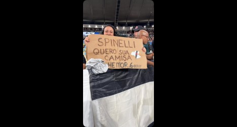 Jornalista Mariana Spinelli reage a pedido de torcedor mirim no Maracanã
