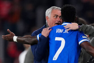 José Mourinho analisa o Real Madrid e declara apoio a Vinícius Jr. em entrevista