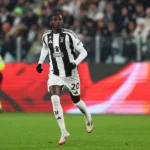 Juventus oficializa contratação definitiva do atacante Randal Kolo Muani