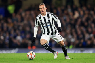 Juventus rescinde contrato de Arthur e volante busca novo destino no mercado da bola