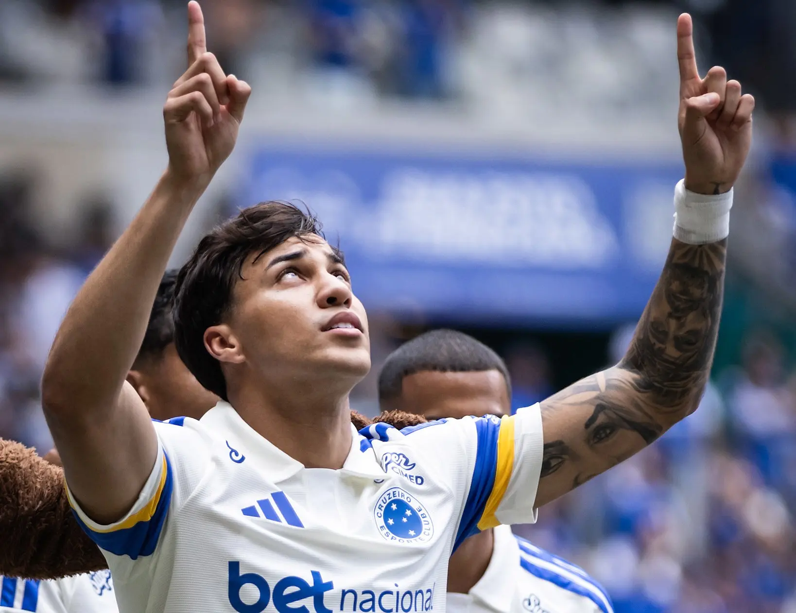 Kaio Jorge brilha na vitória do Cruzeiro e dedica gol especial no dia dos pais