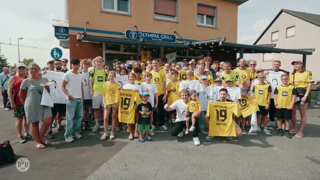Karetsas inicia trajetória no Borussia Dortmund com interação próxima aos torcedores