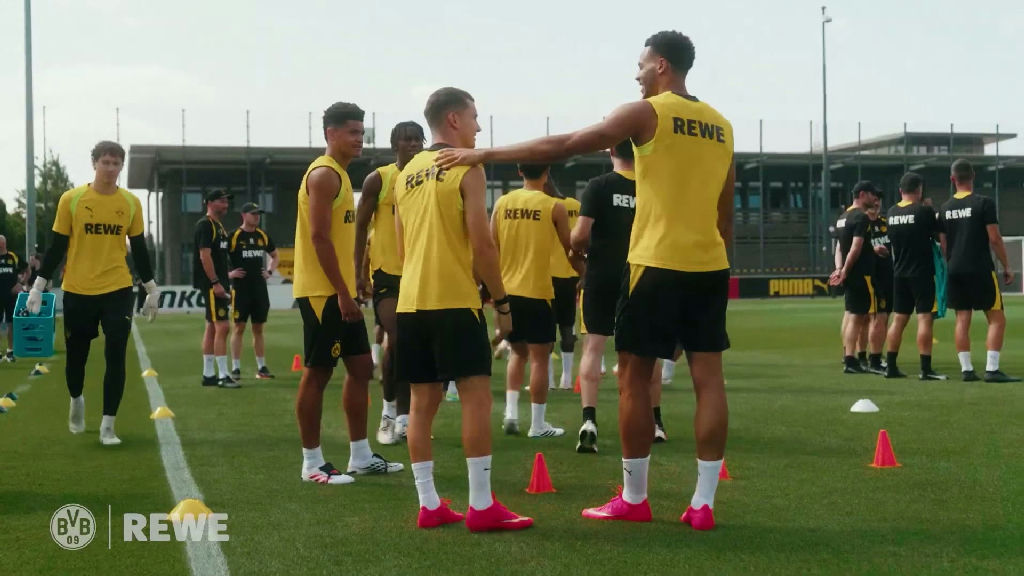 Karetsas realiza primeiro treinamento com elenco do Borussia Dortmund