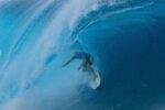 Kelly Slater domina Teahupo'o e elimina Gabriel Medina no Taiti